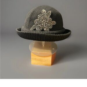 Elegant Black 100% Wool Hat with Rhinestone Beaded Flower